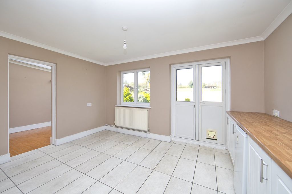 Property photo 3 of 12 Picture 3