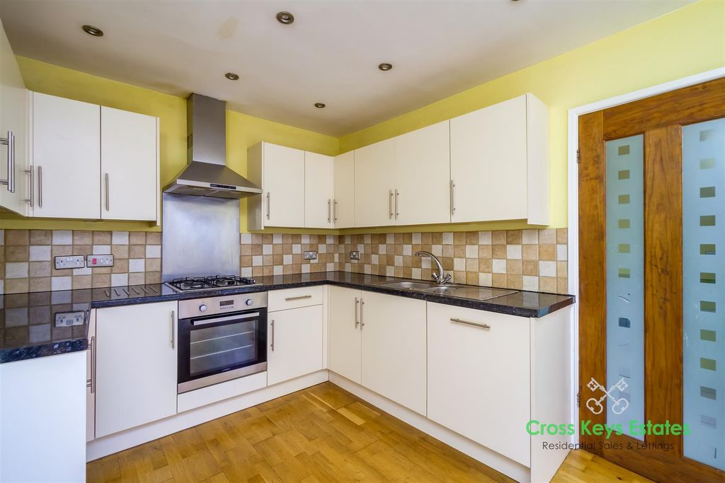 Property photo 3 of 23 Kitchen/Dining Room