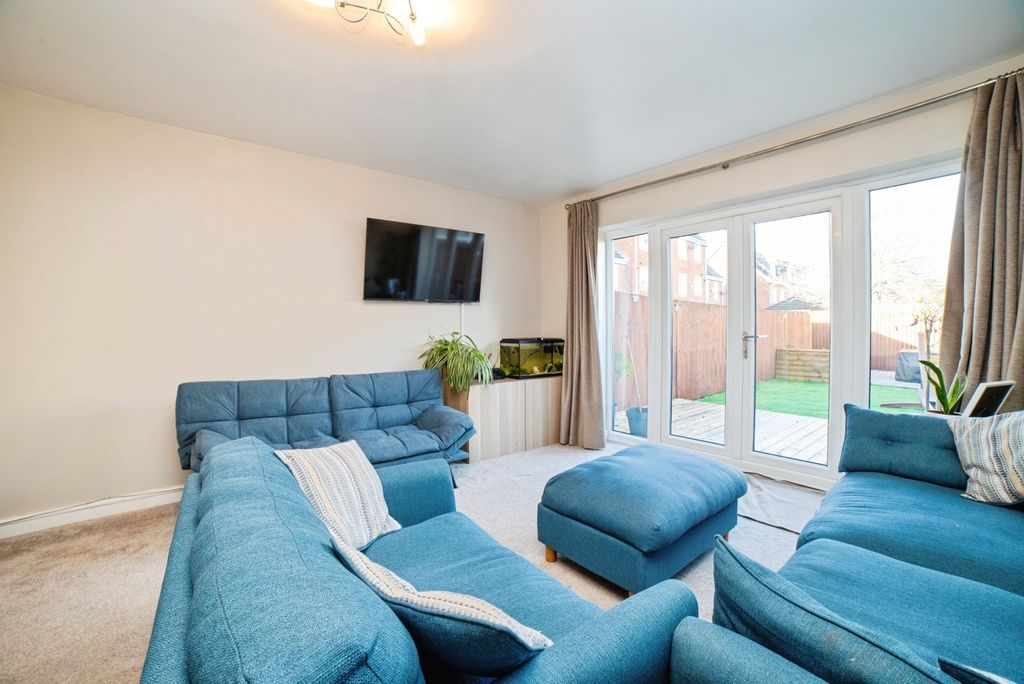 Property photo 3 of 20 Pbox-Img.Jpg