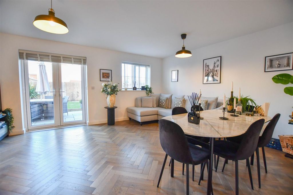 Property photo 2 of 14 Dsc_1365-1.Jpg