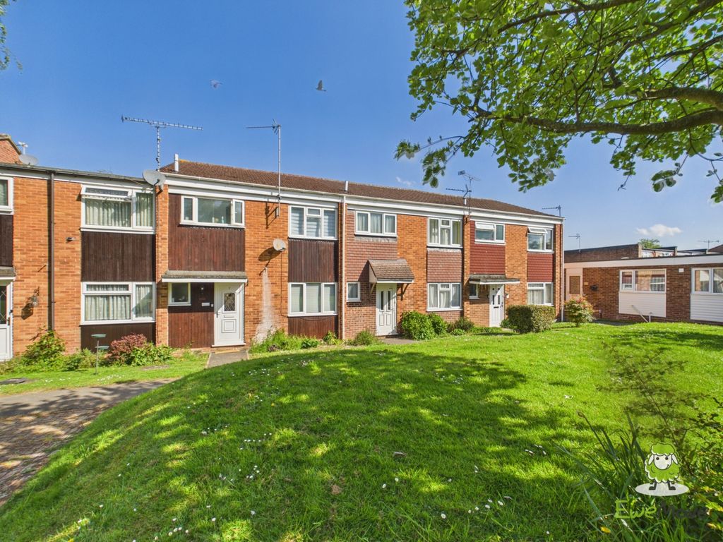 Property photo 1 of 17 Ewemove Estate Agents Basingstoke