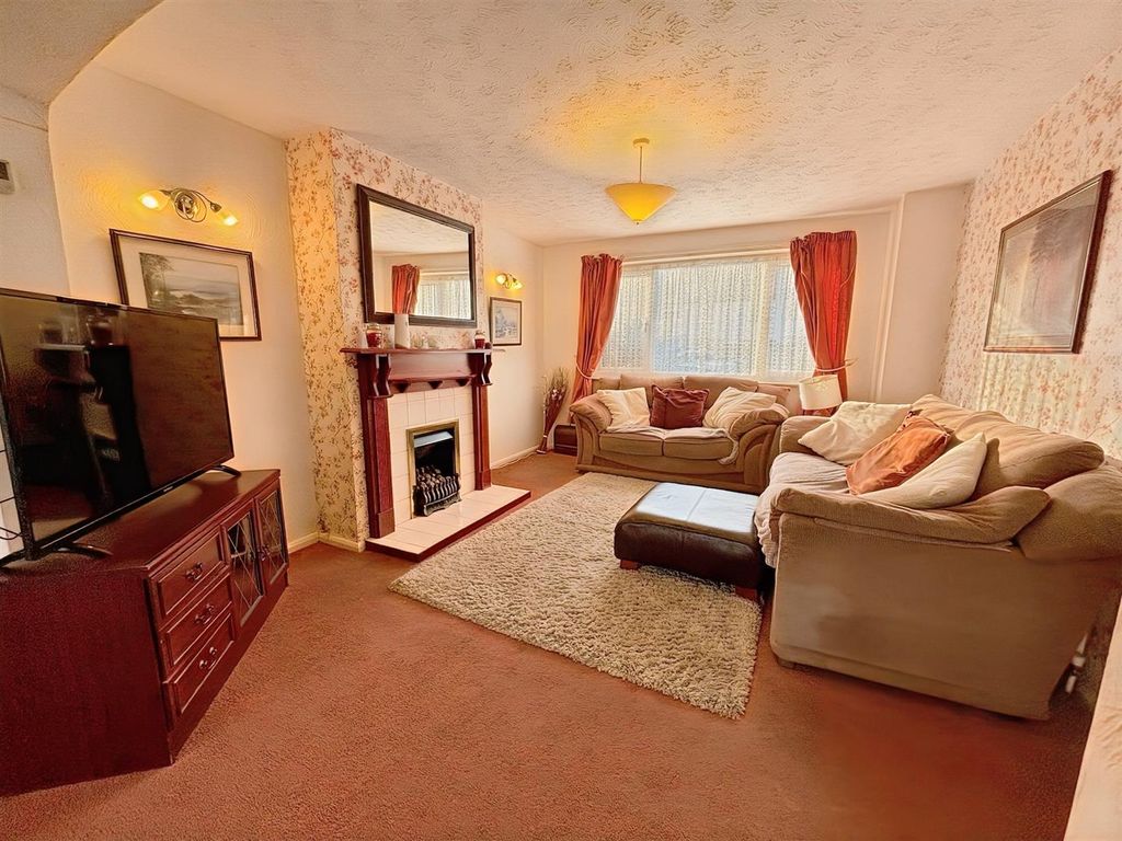 Property photo 2 of 23