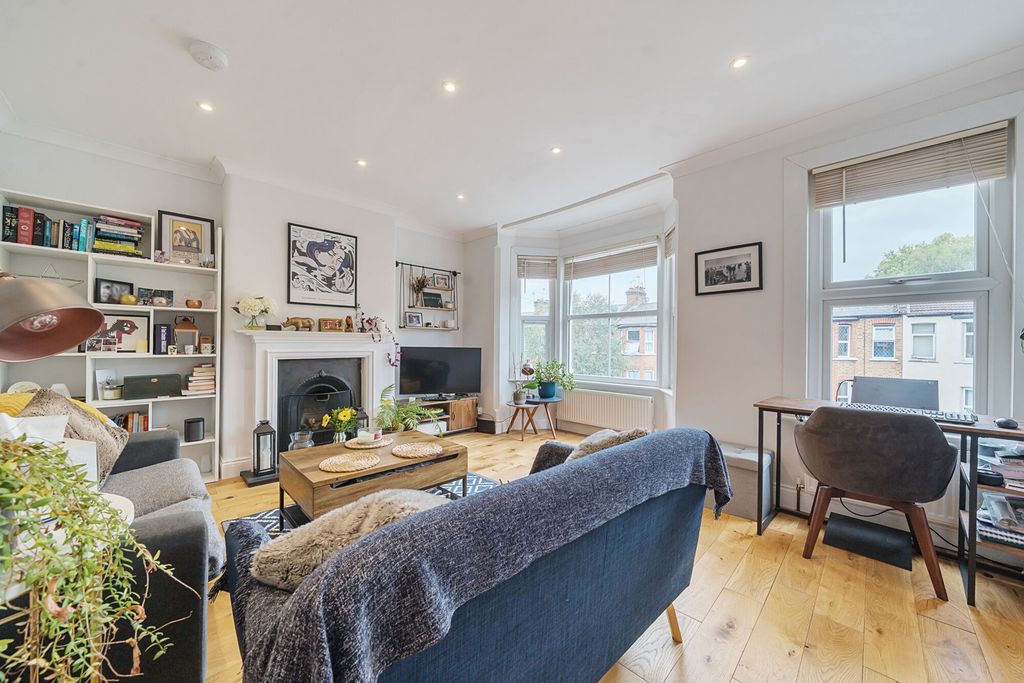 Property photo 1 of 11 1332970-11-68A5B2...
