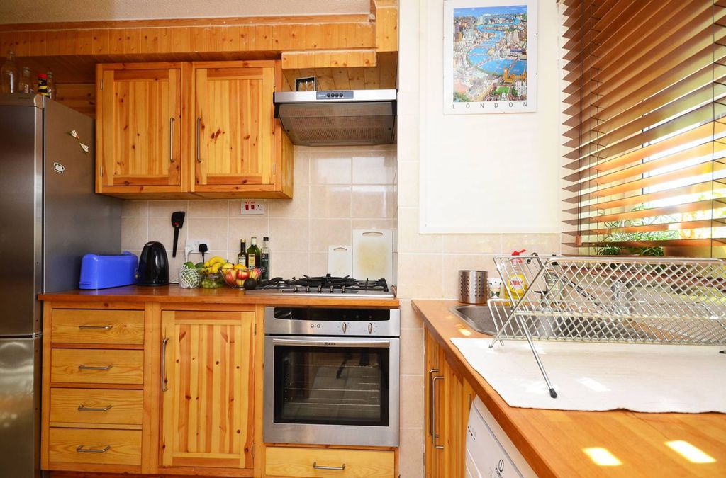 Property photo 3 of 5