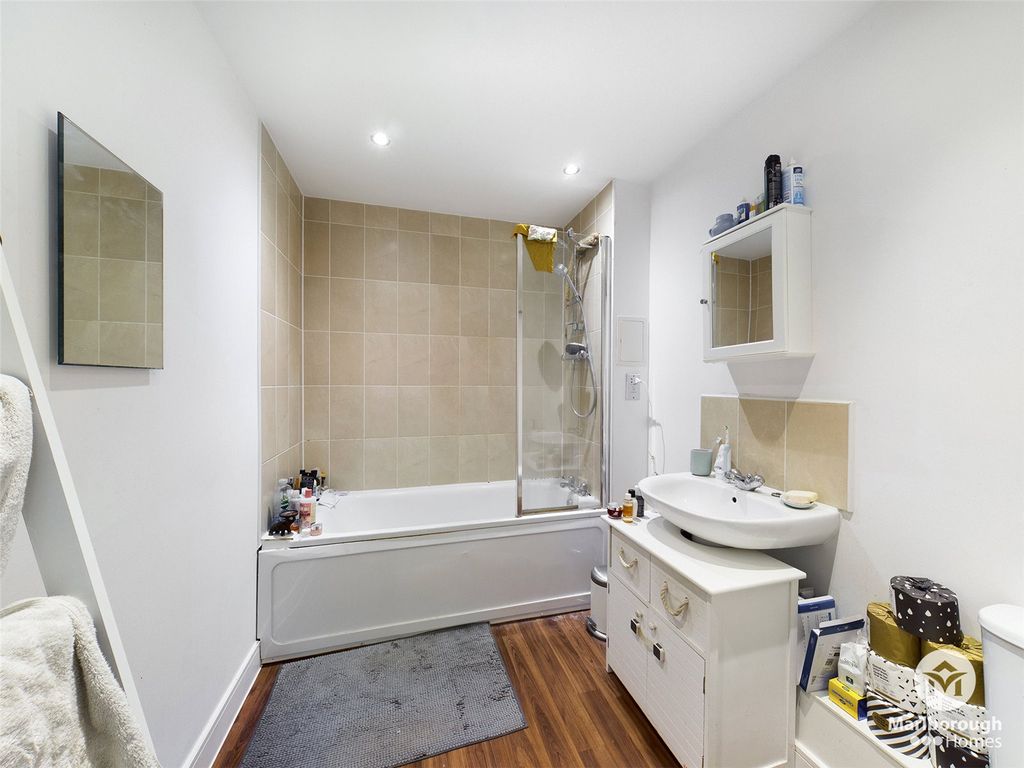 Property photo 3 of 10 Hackney E5