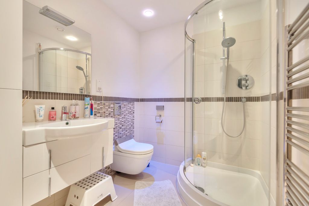 Property photo 2 of 11 Picture No. 16