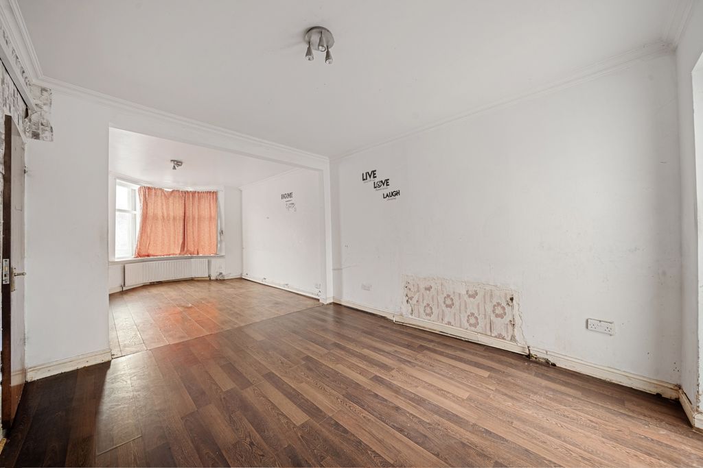 Property photo 3 of 13 Photo 6