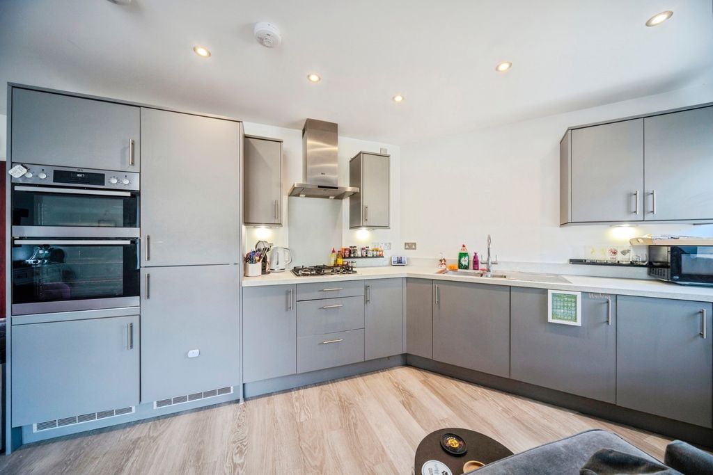 Property photo 3 of 15 Pbox-Img.Jpg