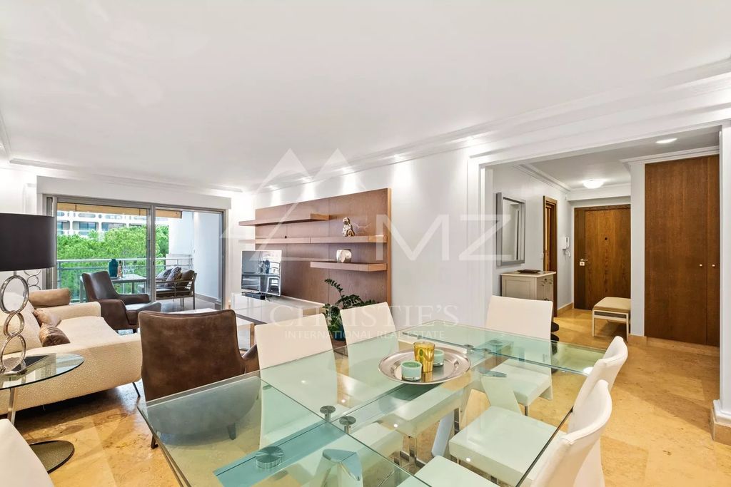 Property photo 1 of 11 David &amp; Partners Real Estate French Riviera Immobilier De Luxe Cote D'azur Luxury Real Estate France Stombergas Real Estate Photographer