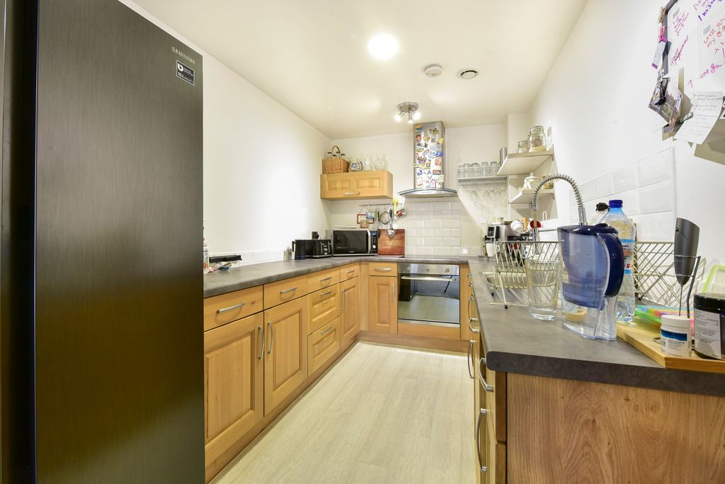 Additional image 7 of 2 bed flat for saleWain Avenue, Chesterfield S41