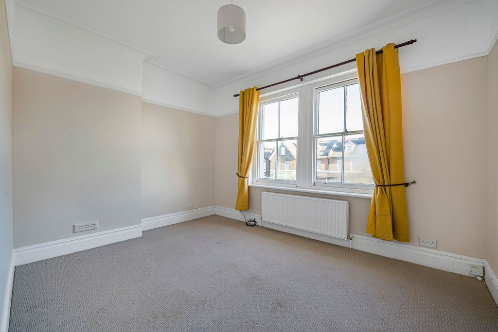 Property photo 2 of 6 Lounge