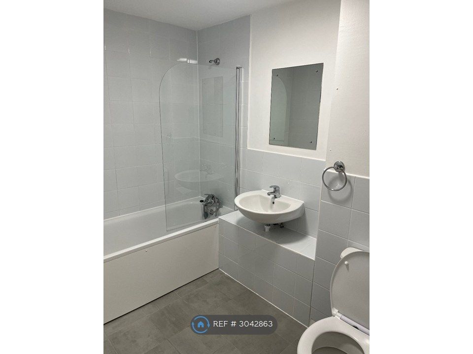 Property photo 3 of 4 Bathroom