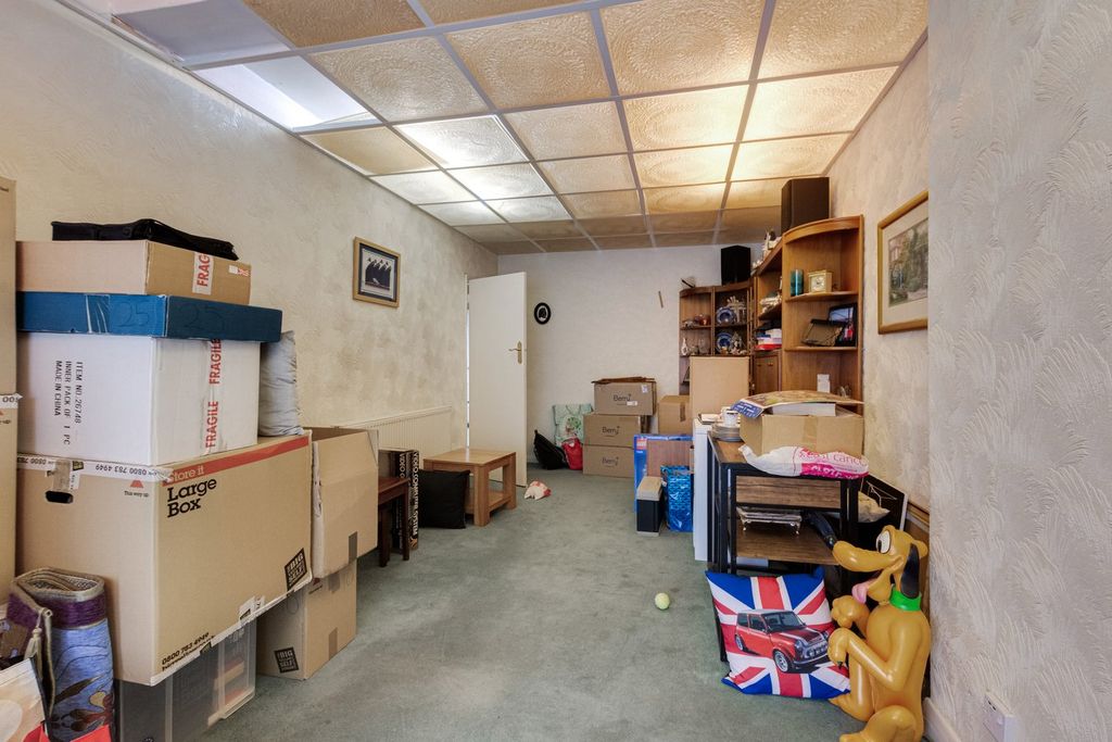 Property photo 3 of 16