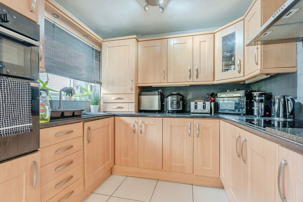 Property photo 3 of 22 Pbox-Img.Jpg