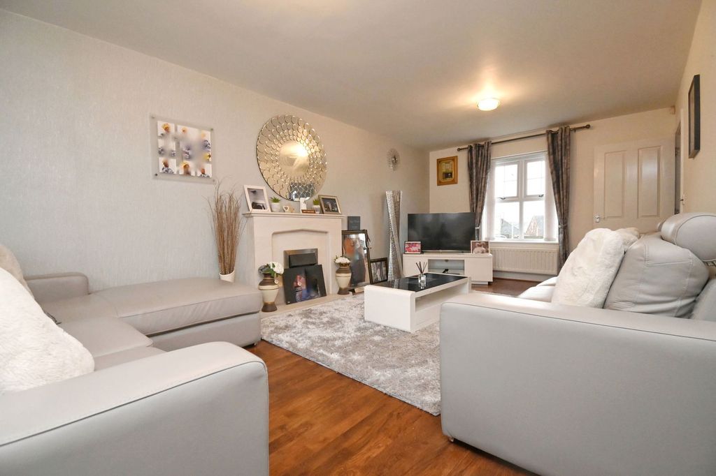 Property photo 3 of 25