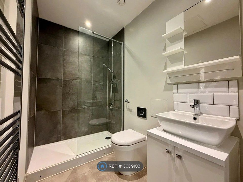 Property photo 1 of 3