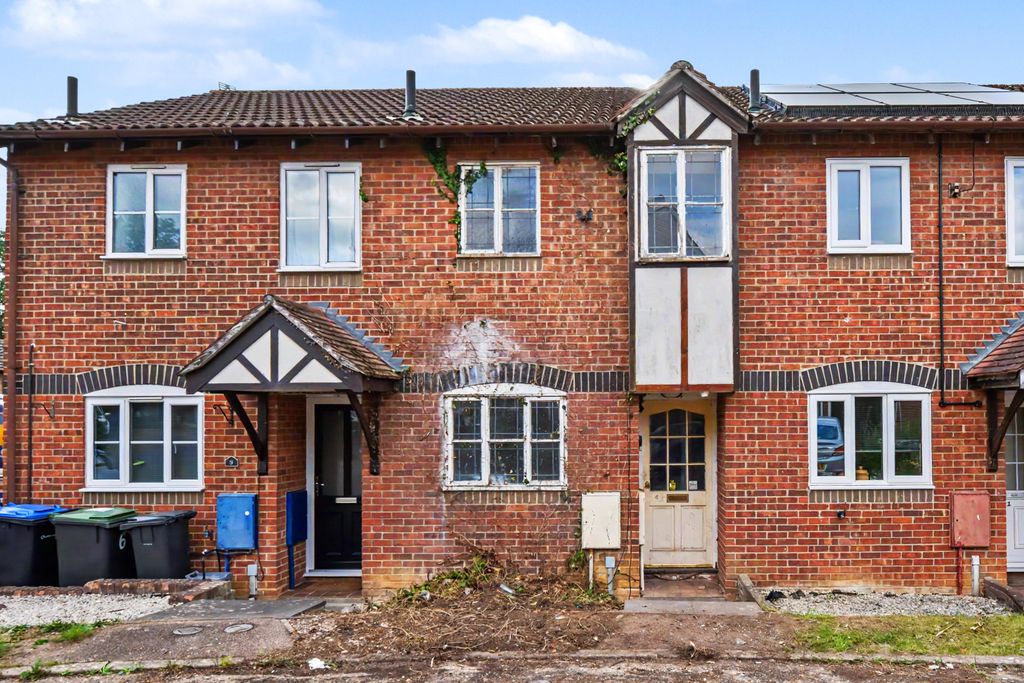 Property photo 1 of 14 4 Chattisham Close, Stowmarket, Suffolk, Ip14 2Re
