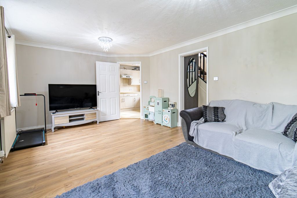 Property photo 3 of 26 4970154