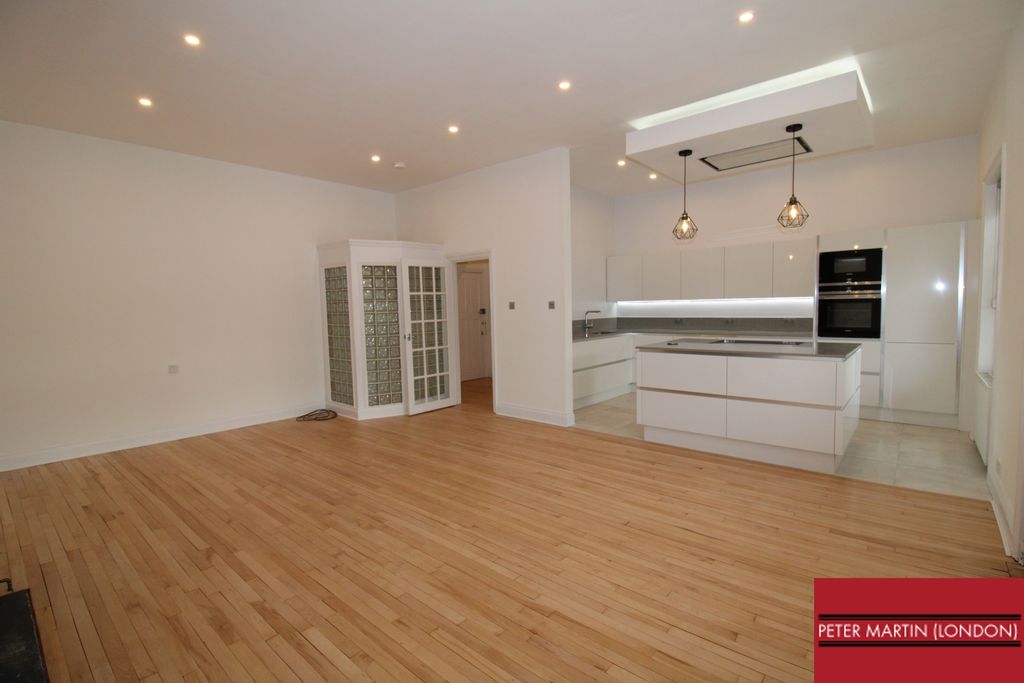 Property photo 3 of 9 Photo 2