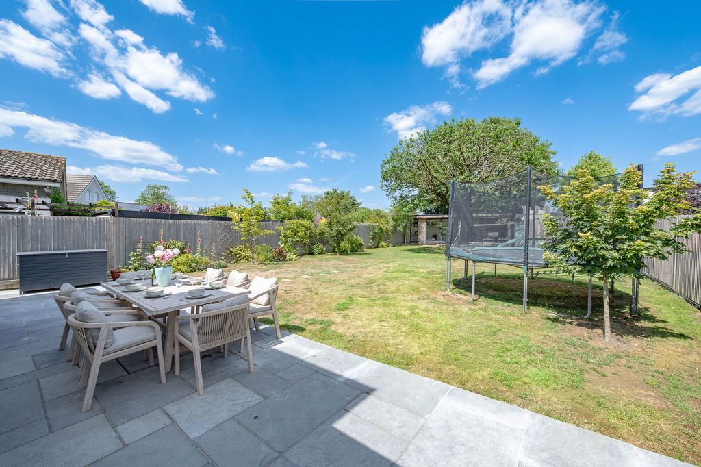 Property photo 3 of 38