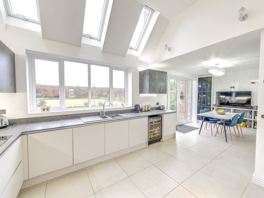 Property photo 3 of 25