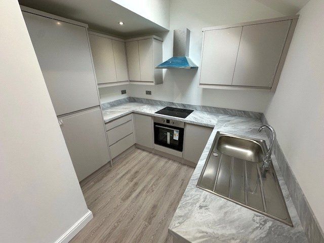 Property photo 3 of 49 Picture No. 16