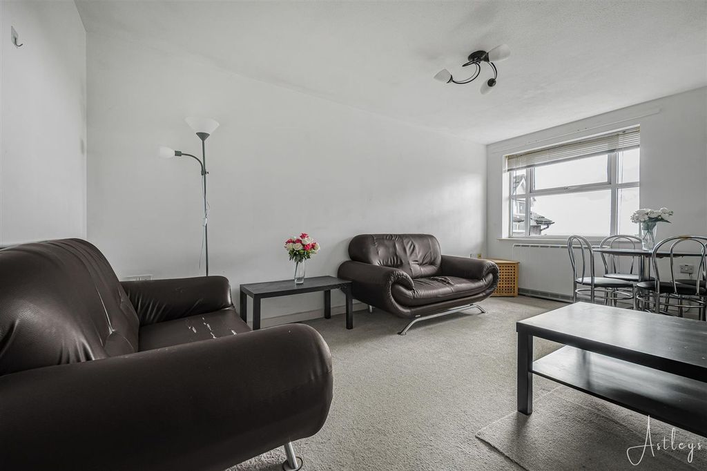 Property photo 2 of 11 Lounge/Dining Room