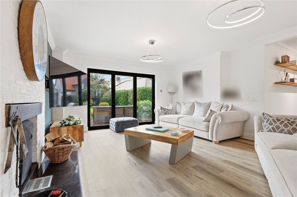 Property photo 3 of 24 Living Room