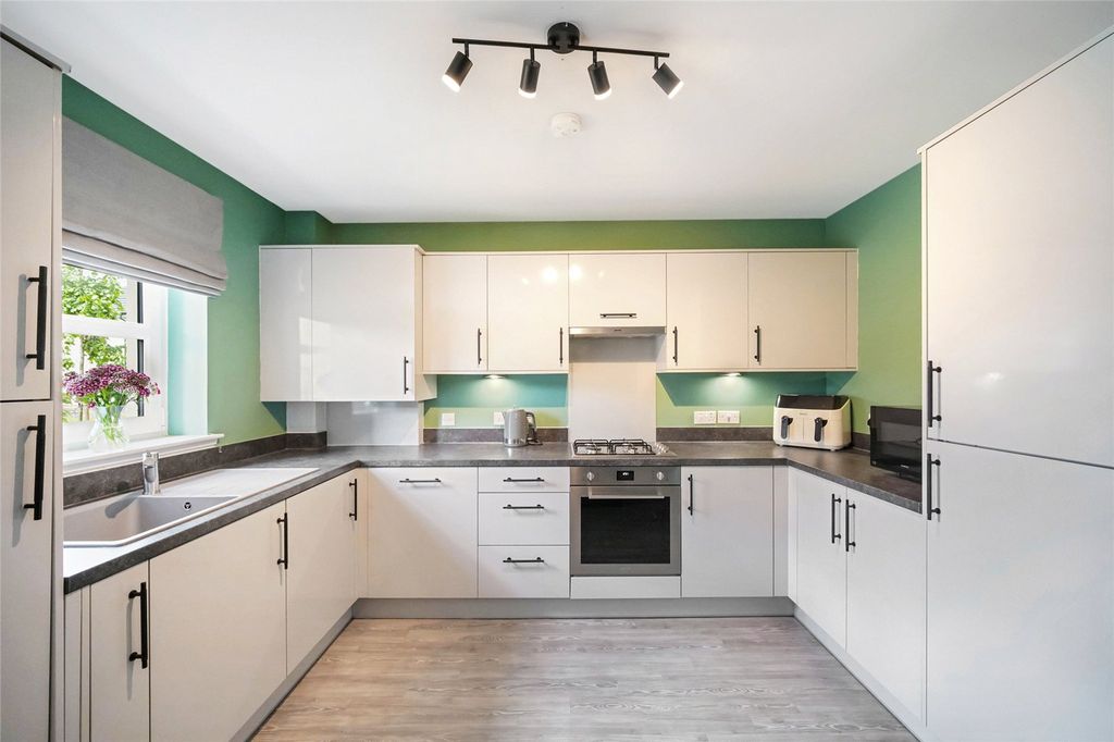 Additional image 7 of 2 bed flat for saleSnibble Gardens, Uphall Station, Livingston, West Lothian EH54