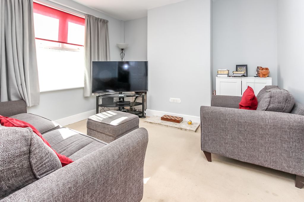 Property photo 2 of 7 Lounge