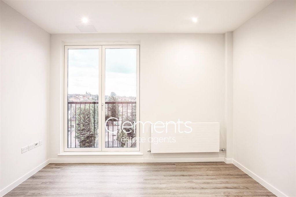 Property photo 3 of 5 Bedroom 4 Cmyk.Jpg