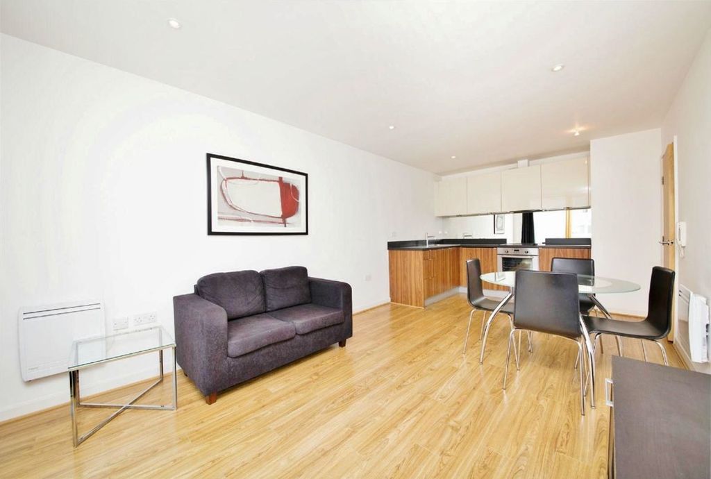 Property photo 2 of 6