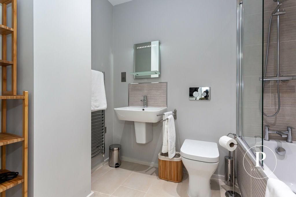 Property photo 3 of 4