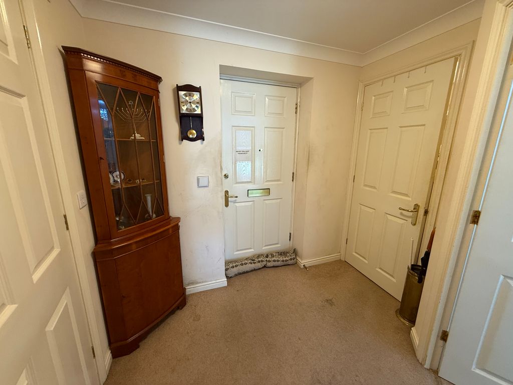 Property photo 2 of 8