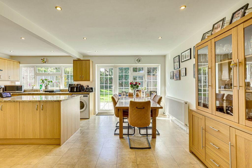 Additional image 7 of 6 bed detached house for saleChestwood Close, Billericay CM12