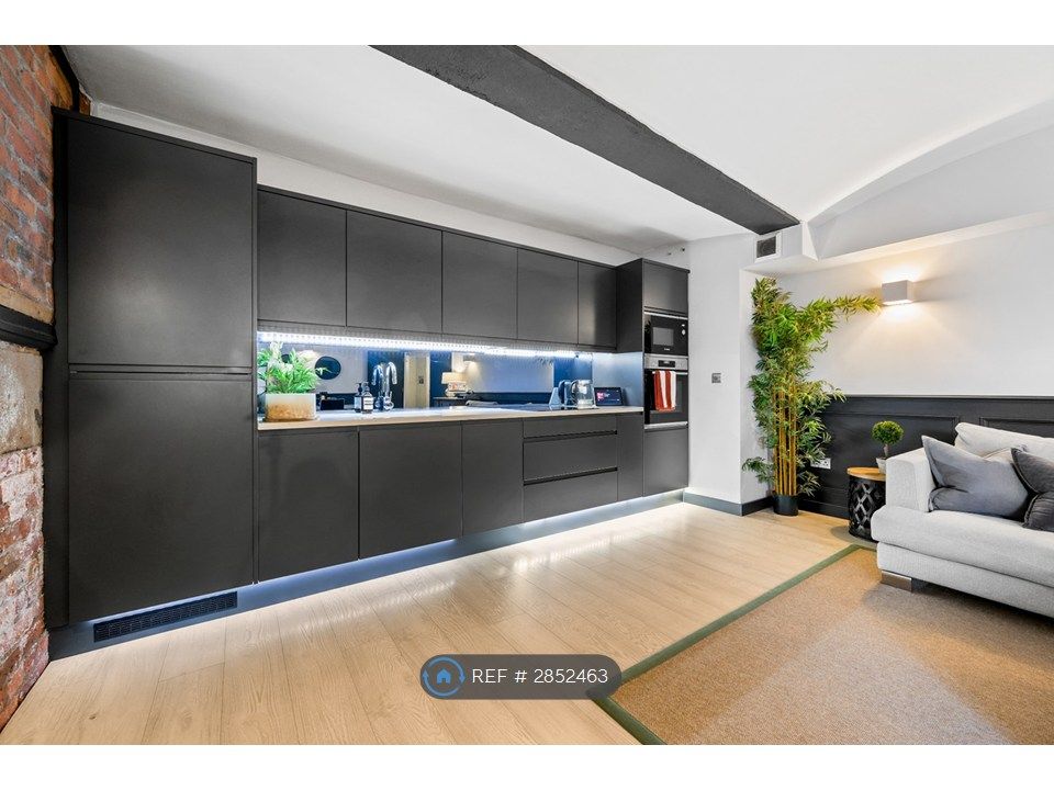 Property photo 3 of 8 Kitchen