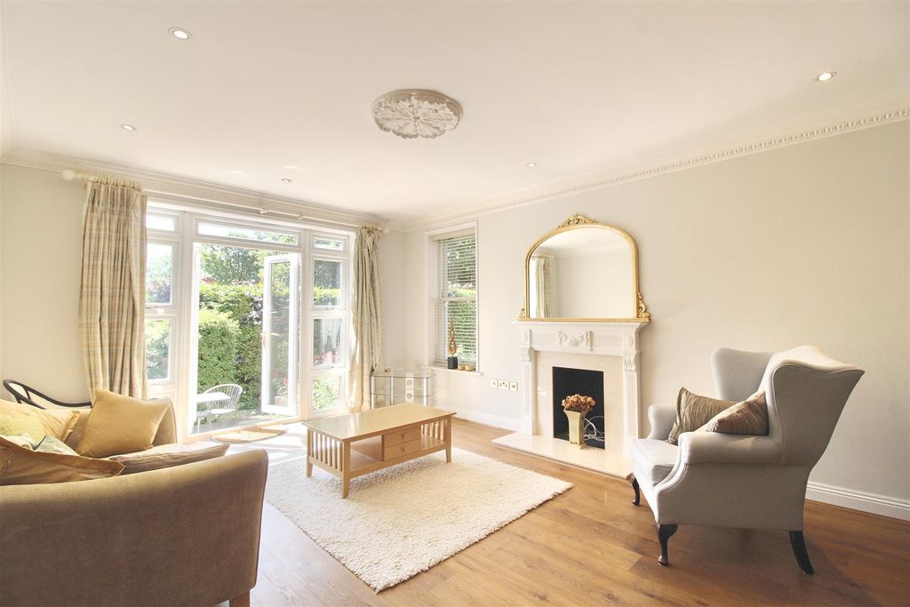 Property photo 3 of 26 Living Room