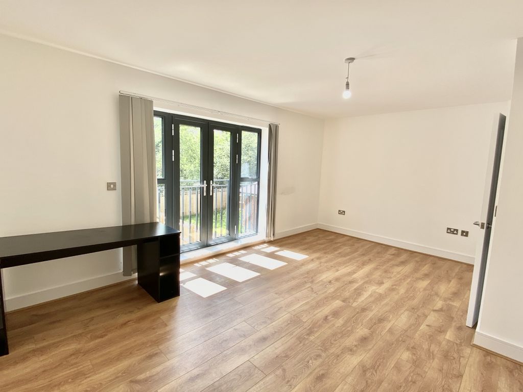Property photo 3 of 13 4