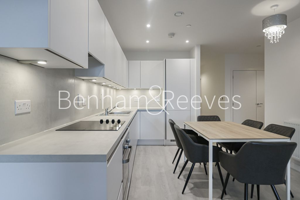 Property photo 3 of 23