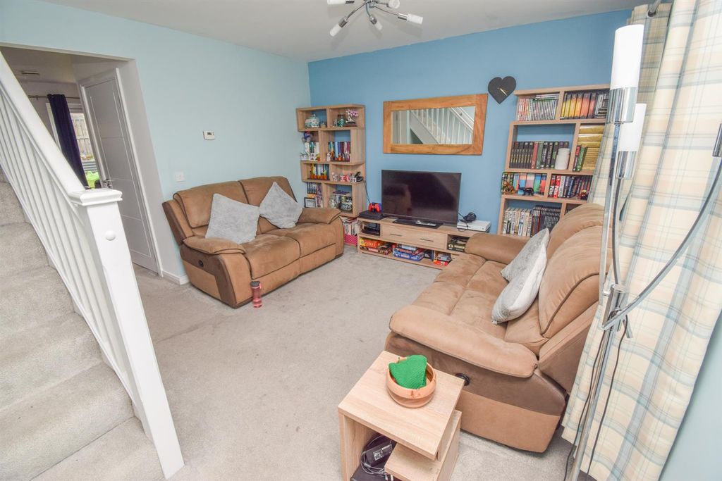 Property photo 2 of 14 Lounge (2)-2.Jpg