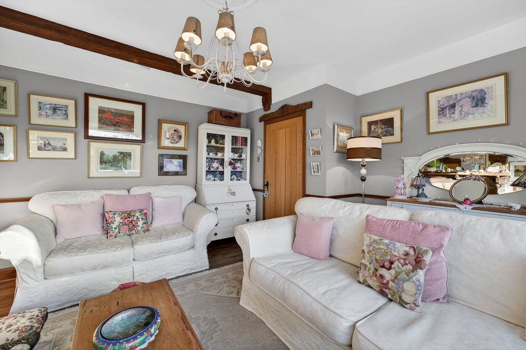 Property photo 2 of 40