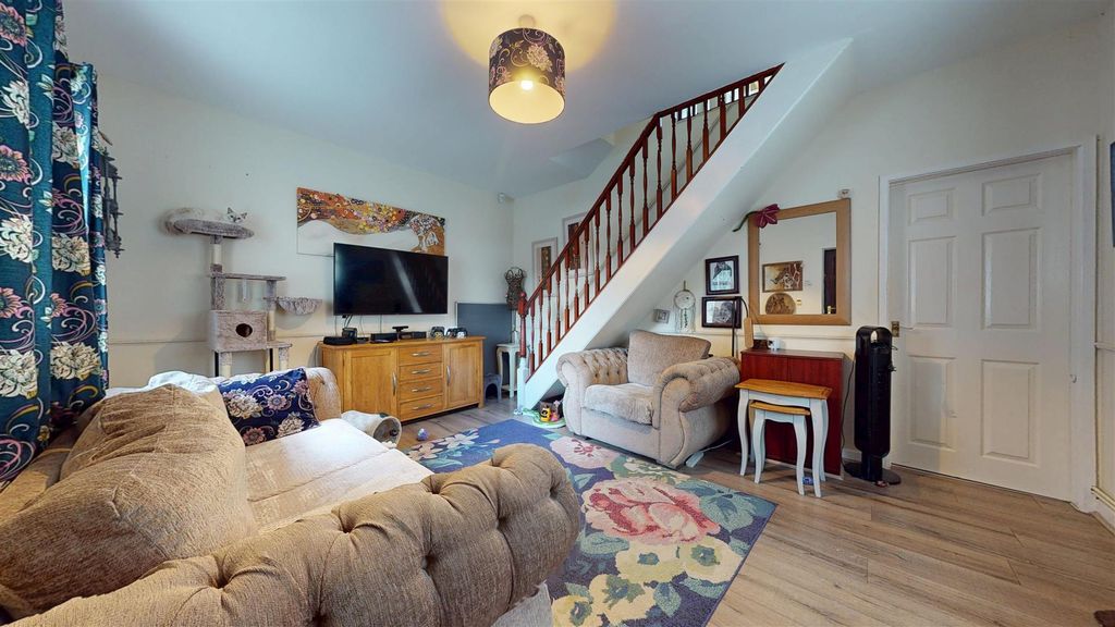 Property photo 3 of 13 Cross Pit Lane Living Room