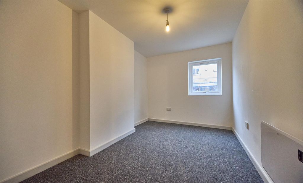 Property photo 2 of 7 High Street Es 1.Jpg