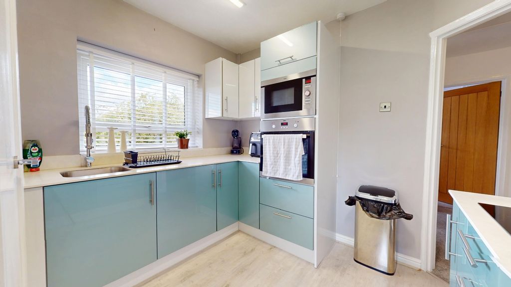 Property photo 3 of 27 4142083