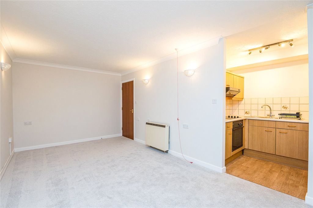 Property photo 2 of 11 Picture No. 14