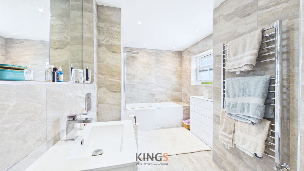 Additional image 14 of 2 bed flat for saleBell Lane, Brookmans Park AL9