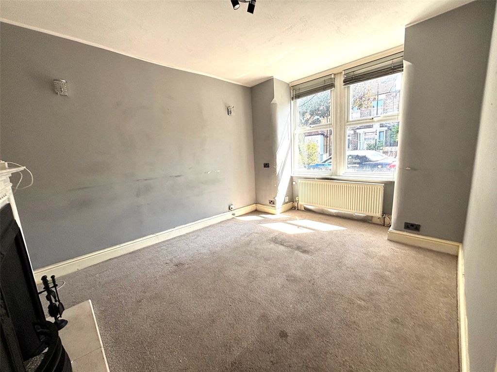 Property photo 3 of 14 Picture No. 28