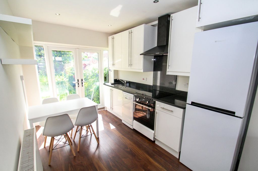 Property photo 3 of 16 Picture No. 03