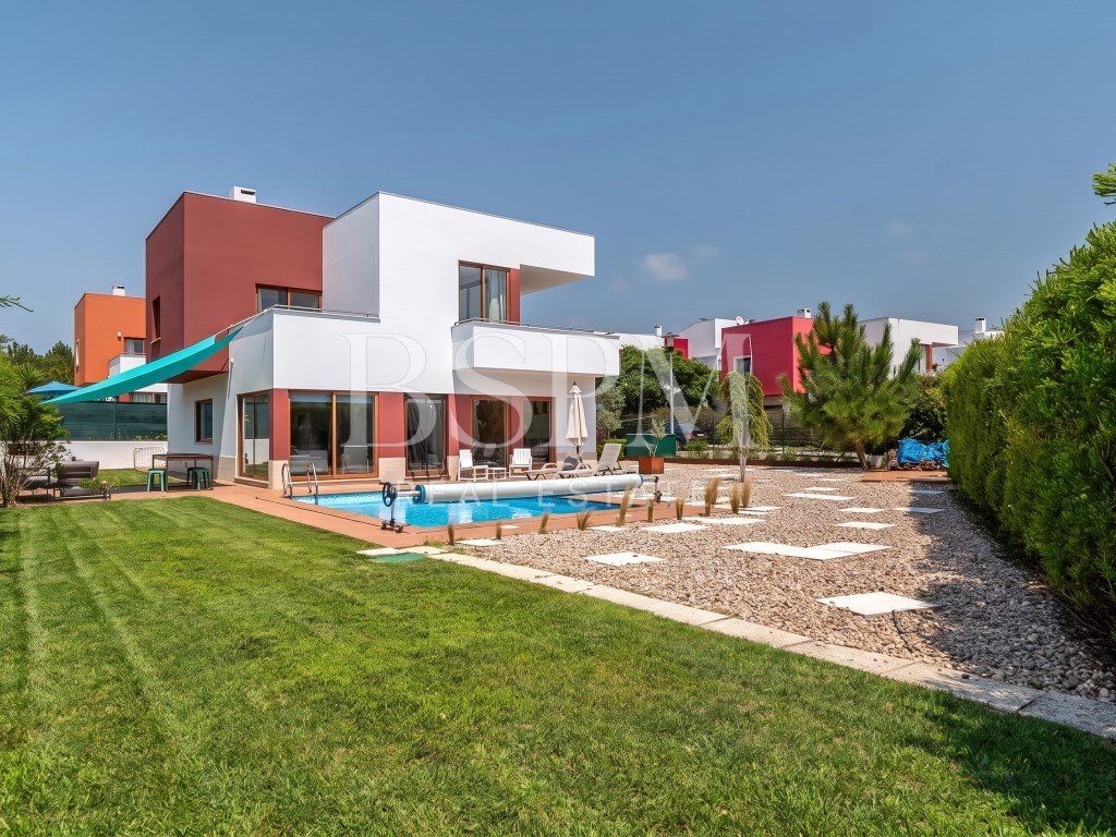Property photo 1 of 56 Private Detached 3-Bed Villa With 3 Ensuites Quinta Do Bom Sucesso, Óbidos Lagoon