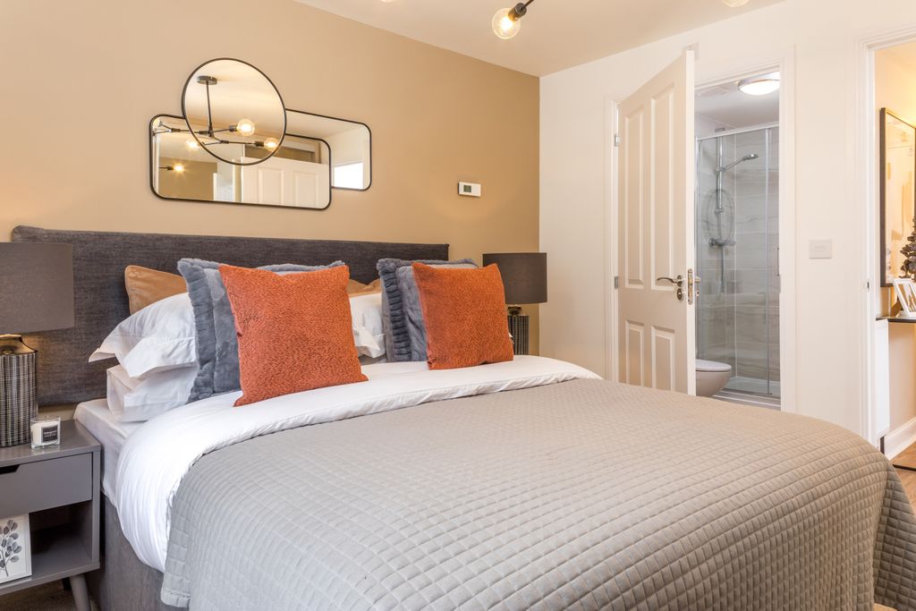 Property photo 3 of 6 Main Bedroom In A Hornsea